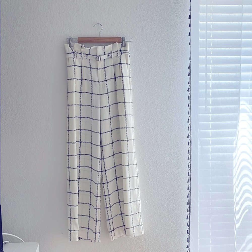 Wide leg, high rise black & white trouser Express